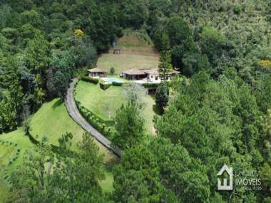 Casa em Condomínio em Araras Petrópolis