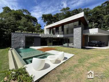 Casa em Condomínio em Araras Petrópolis
