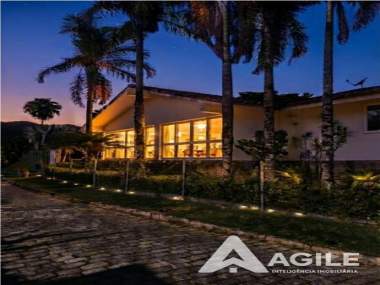 [301] Casa em Mosela, Petrópolis/RJ