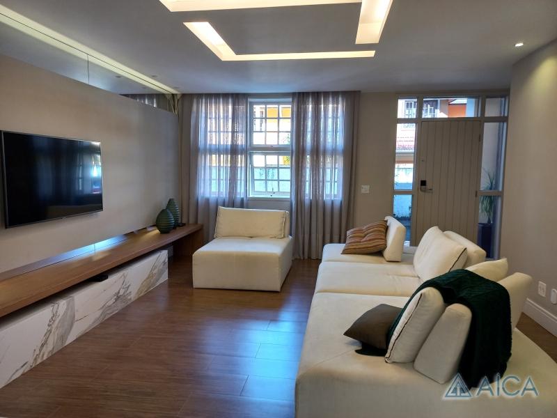 Casa à venda em Mosela, Petrópolis - RJ - Foto 1