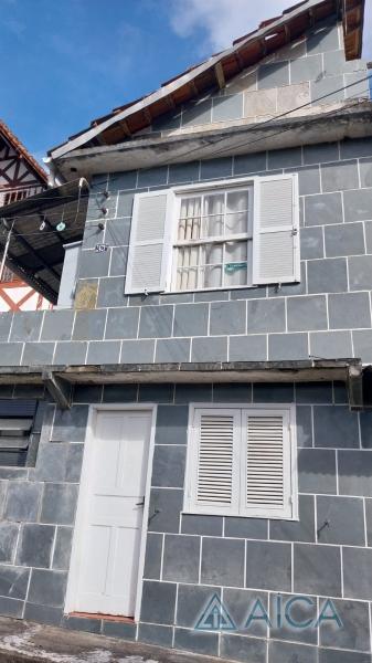 Casa à venda em Mosela, Petrópolis - RJ - Foto 1