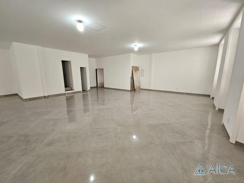 Imóvel Comercial para Alugar em Centro, Petrópolis - RJ - Foto 2