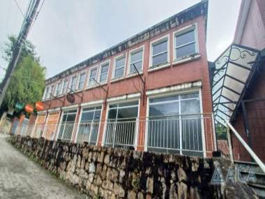 [5930] Loja - Quarteirão Brasileiro - Petrópolis/RJ