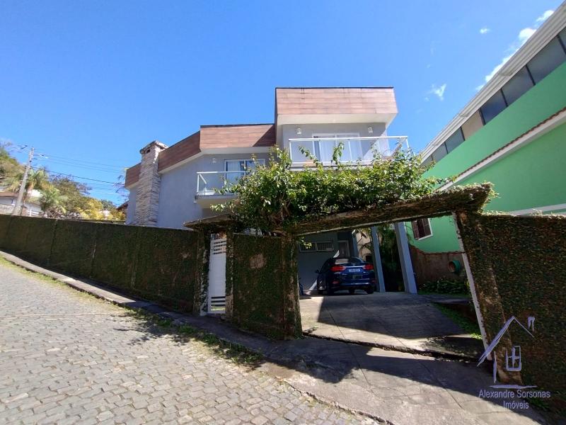 Casa à venda em Bingen, Petrópolis - RJ