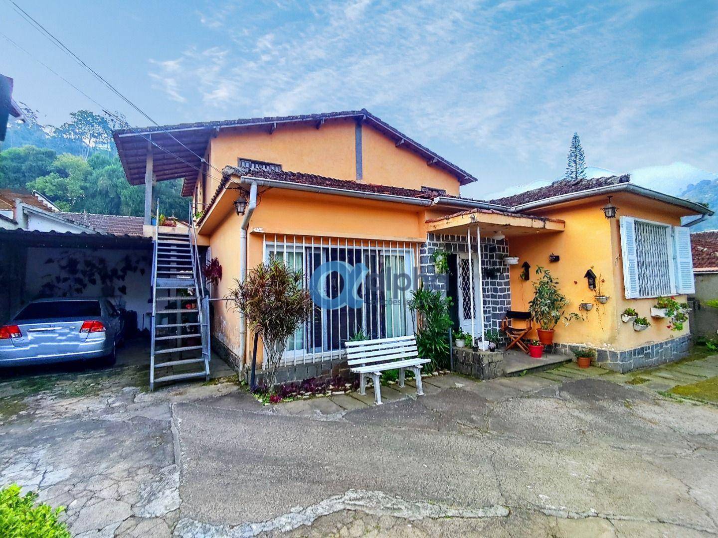 Casa à venda em Mosela, Petrópolis - RJ - Foto 1