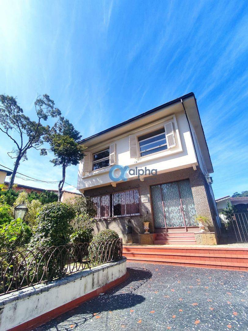 Casa à venda em Valparaíso, Petrópolis - RJ