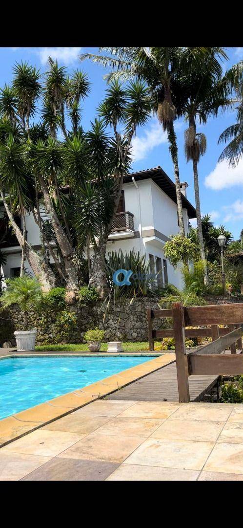 Casa à venda em Valparaíso, Petrópolis - RJ