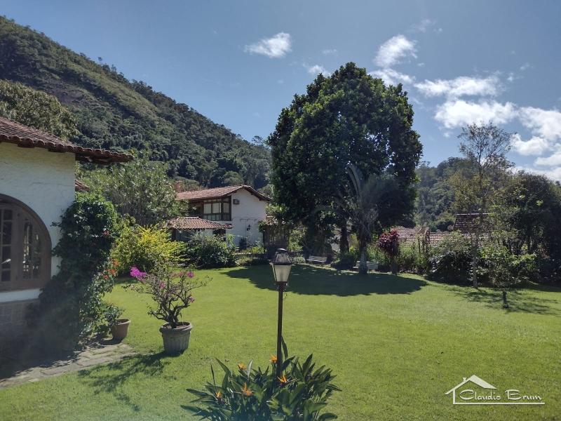 Apartamento em Itaipava - Petrópolis/RJ  - 3 Quartos