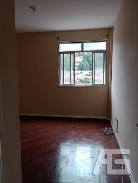 Apartamento em Mosela - Petrópolis/RJ  - 2 Quartos