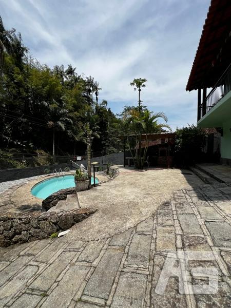 Casa para Alugar  à venda em Bingen, Petrópolis - RJ - Foto 17