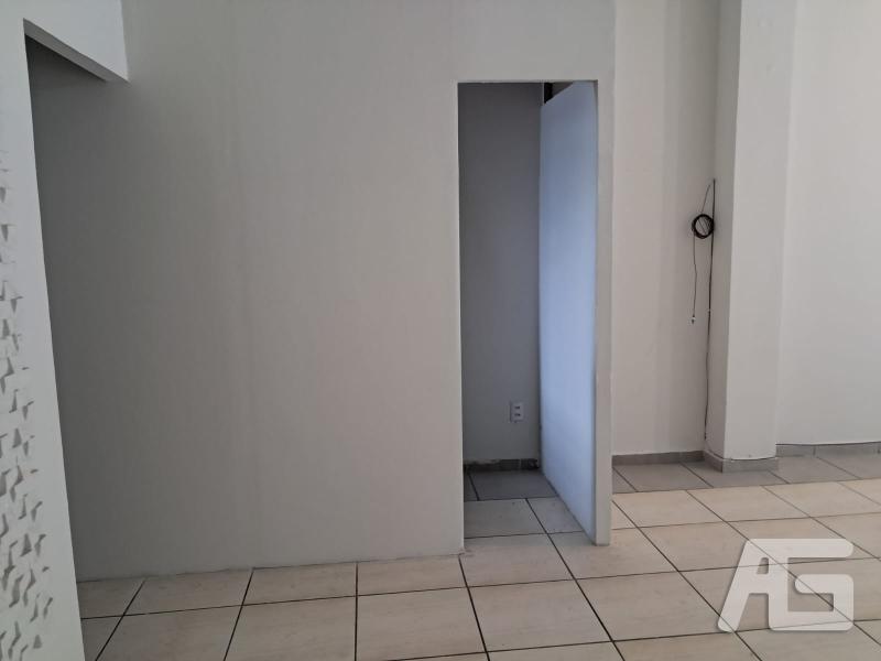 Imóvel Comercial para Alugar em Cascatinha, Petrópolis - RJ - Foto 9