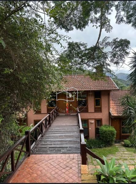 Casa à venda em Itaipava, Petrópolis - RJ