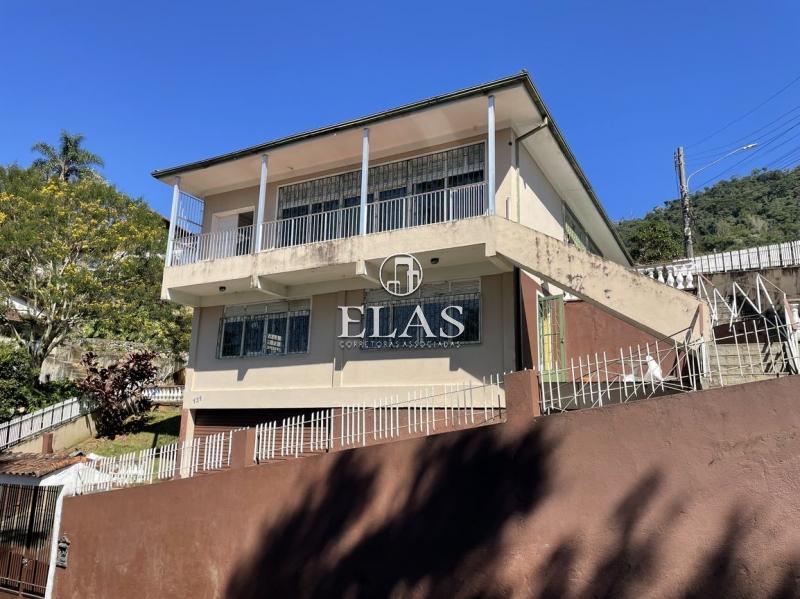 Casa - Mosela, Petrópolis/RJ  - 3 Dormitórios