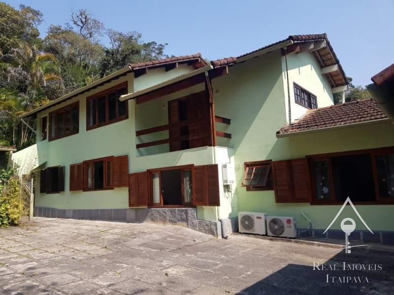 Casa em Castelânea - Petrópolis/RJ 
