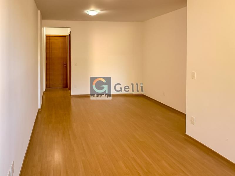 Apartamento à venda com 2 quartos, 75m² - Foto 2