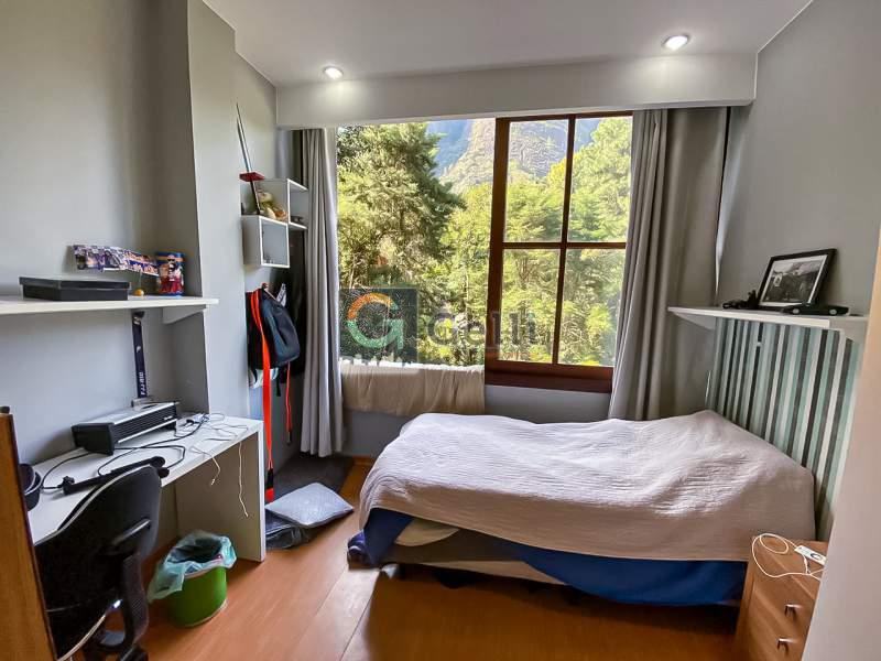 Casa de Condomínio à venda com 3 quartos, 400m² - Foto 15