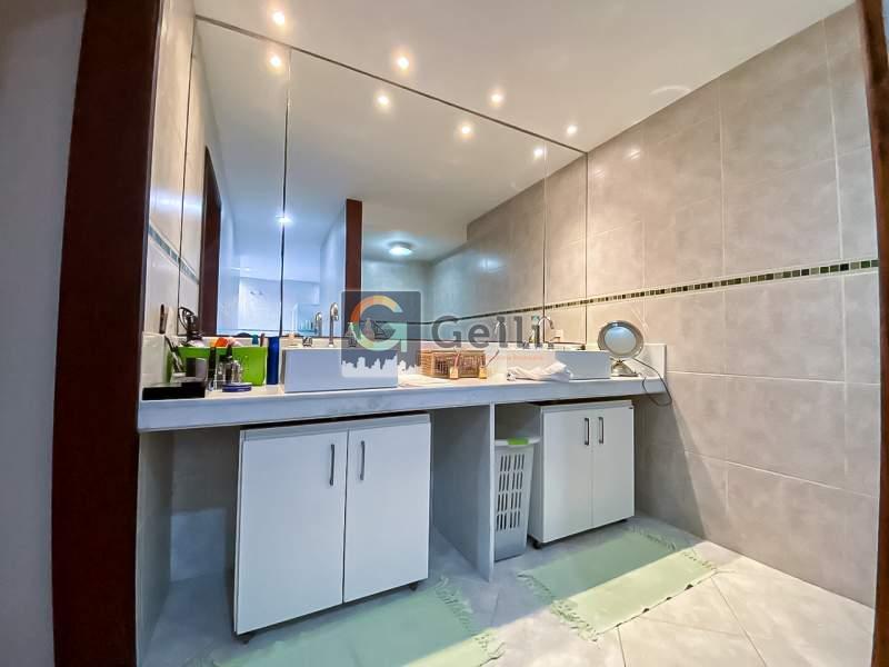 Casa de Condomínio à venda com 3 quartos, 400m² - Foto 18