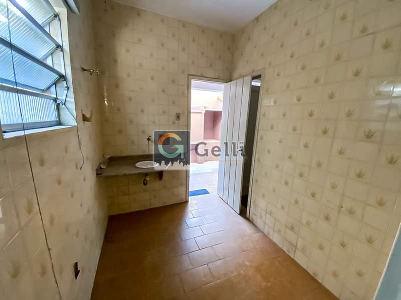 Casa para alugar com 2 quartos, 100m² - Foto 11