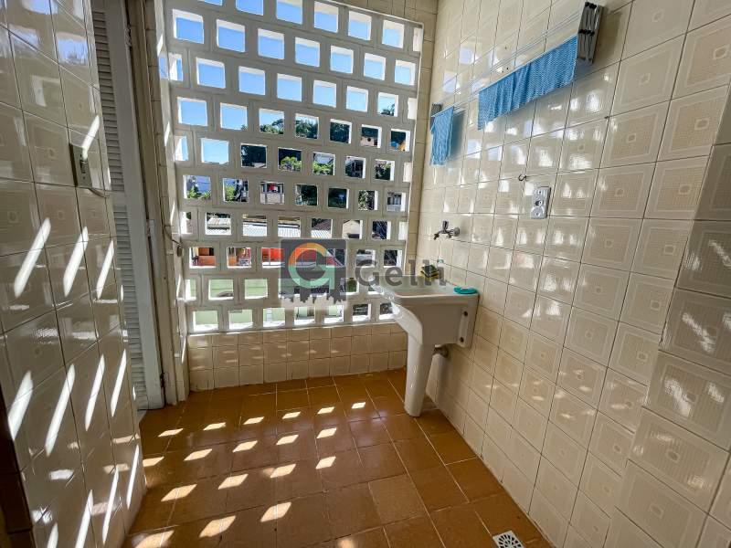 Apartamento para alugar com 2 quartos, 95m² - Foto 13