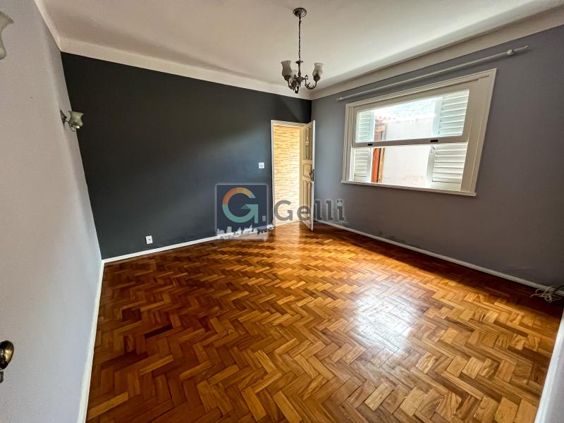 Casa à venda com 3 quartos, 138m² - Foto 1