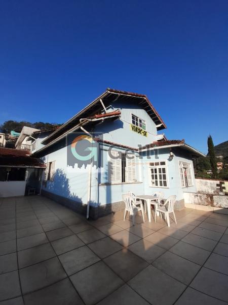 Casa, 6 quartos, 231 m² - Foto 1