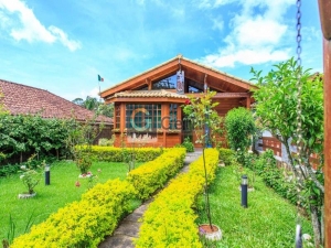 Casa em condomínio em Quitandinha Petrópolis