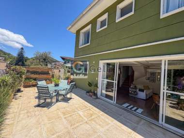 Casa em condomínio em Castelânea Petrópolis