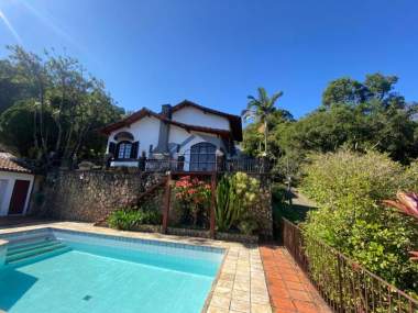 Casa em Castelanea - Petrópolis - 3 Quartos