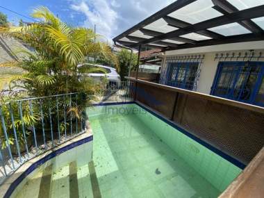 Casa em Valparaíso - Petrópolis - 7 Quartos