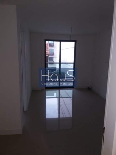 Comprar Apartamento em Itaipava, Petrópolis/RJ - Haus Consultoria Imobiliária