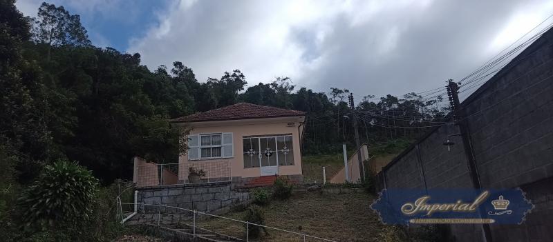 Casa à venda com 4 quartos, 100m² - Foto 3