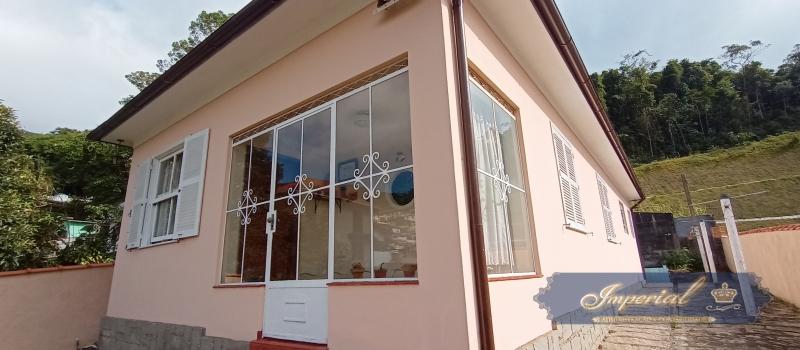 Casa à venda com 4 quartos, 100m² - Foto 2