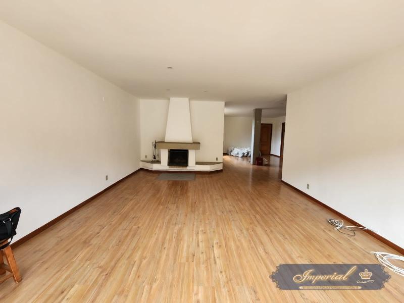 Apartamento para Alugar  à venda em Mosela, Petrópolis - RJ - Foto 1