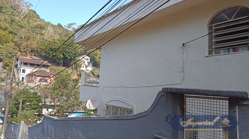 Casa à venda com 6 quartos, 250m² - Foto 5