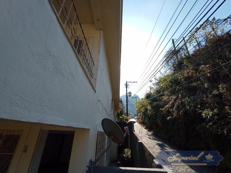 Casa à venda com 6 quartos, 250m² - Foto 6