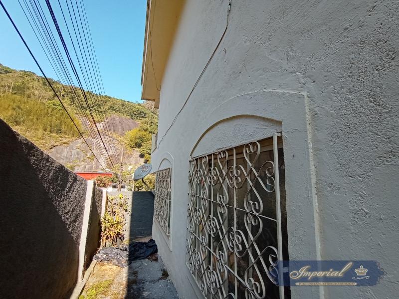 Casa à venda com 6 quartos, 250m² - Foto 13