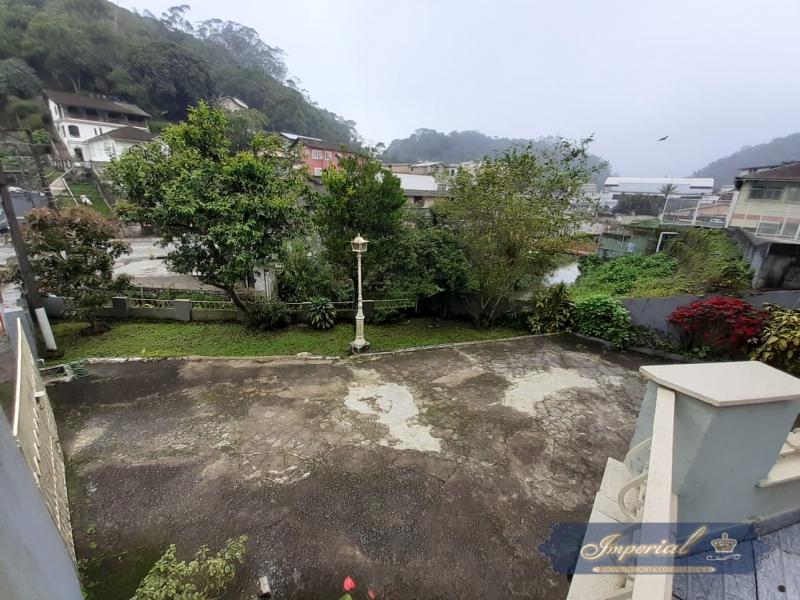 Casa à venda com 6 quartos, 250m² - Foto 23