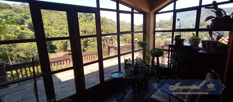 Casa à venda com 4 quartos, 350m² - Foto 9