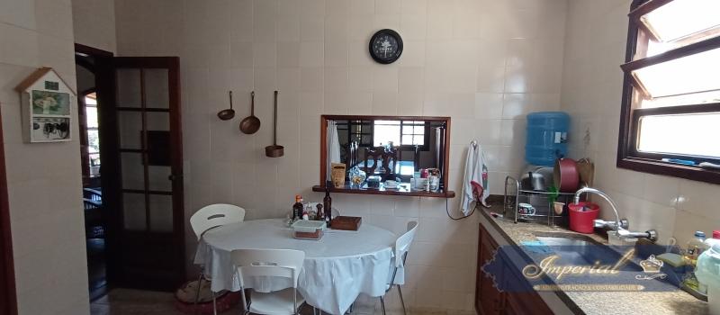 Casa à venda com 4 quartos, 350m² - Foto 25
