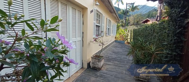 Casa à venda em Mosela, Petrópolis - RJ - Foto 1