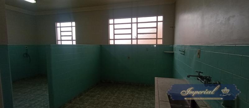 Casa à venda com 4 quartos, 250m² - Foto 17