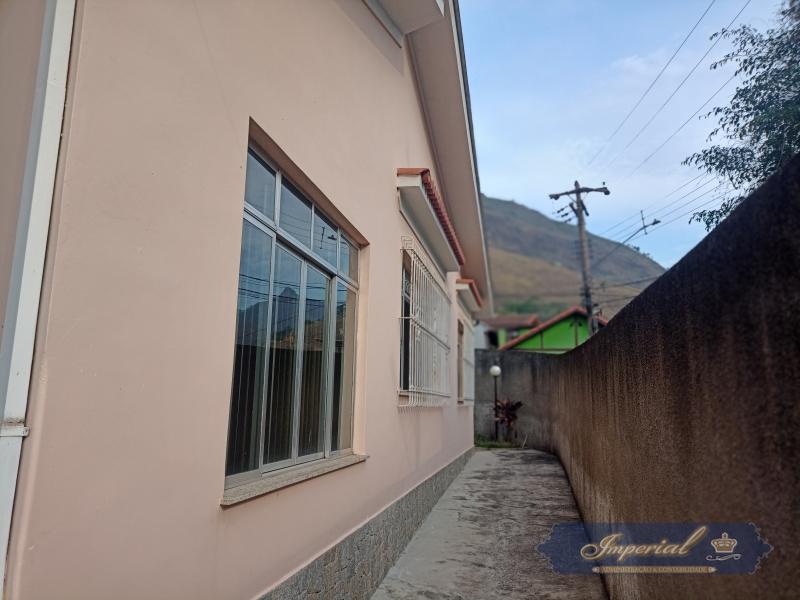 Casa à venda com 4 quartos, 250m² - Foto 30
