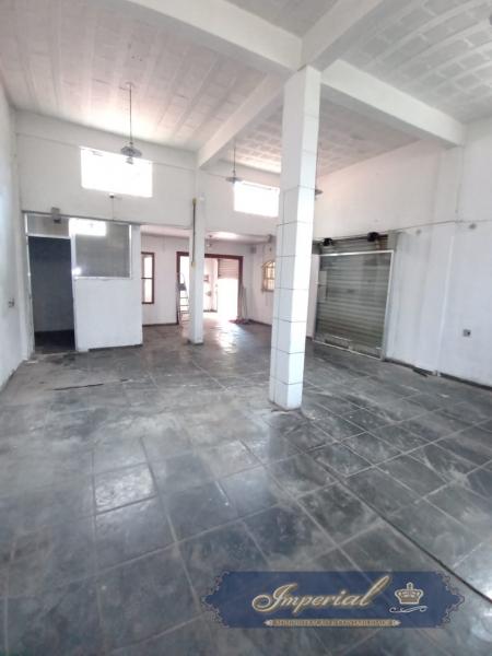 Loja para Alugar em Carangola, Petrópolis - RJ - Foto 1