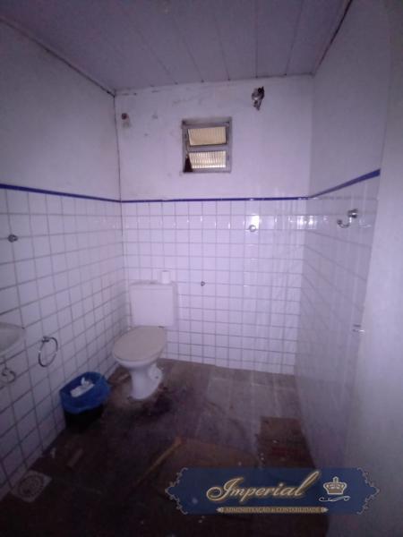 Loja para Alugar em Carangola, Petrópolis - RJ - Foto 5