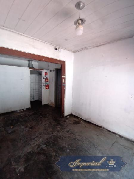 Loja para Alugar em Carangola, Petrópolis - RJ - Foto 8