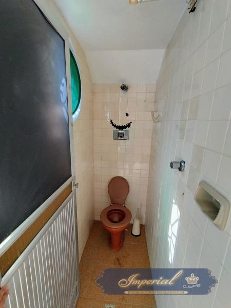 Casa para alugar com 3 quartos, 300m² - Foto 17