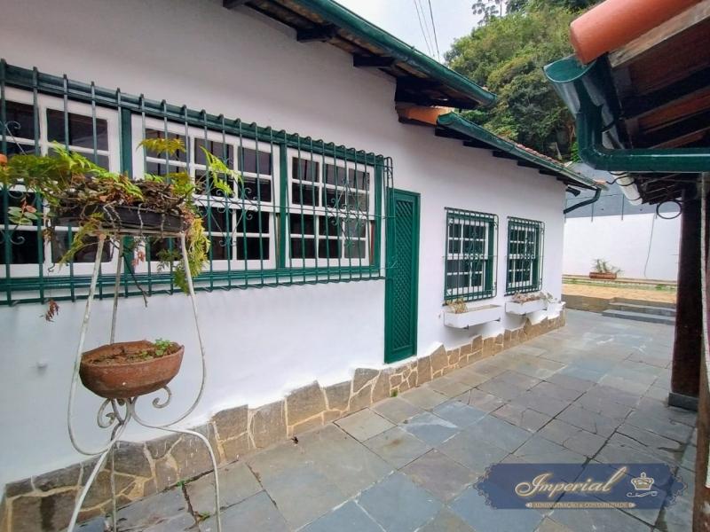 Casa para alugar com 3 quartos, 300m² - Foto 4