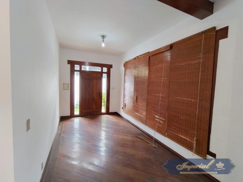 Casa para alugar com 3 quartos, 300m² - Foto 7