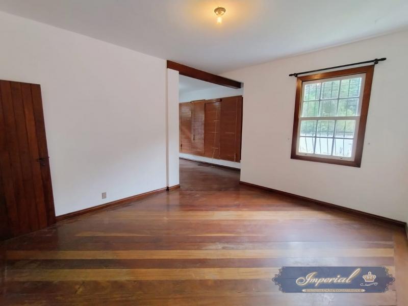 Casa para alugar com 3 quartos, 300m² - Foto 8