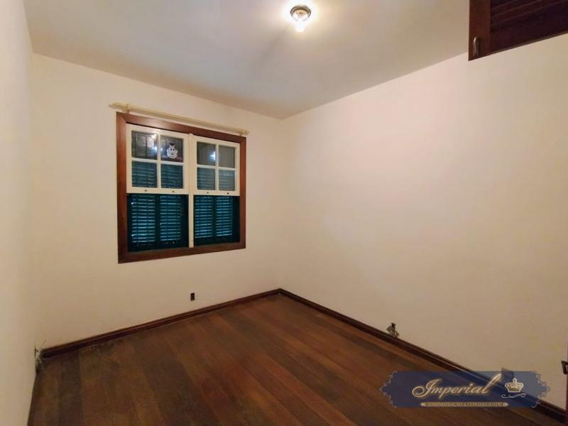 Casa para alugar com 3 quartos, 300m² - Foto 10